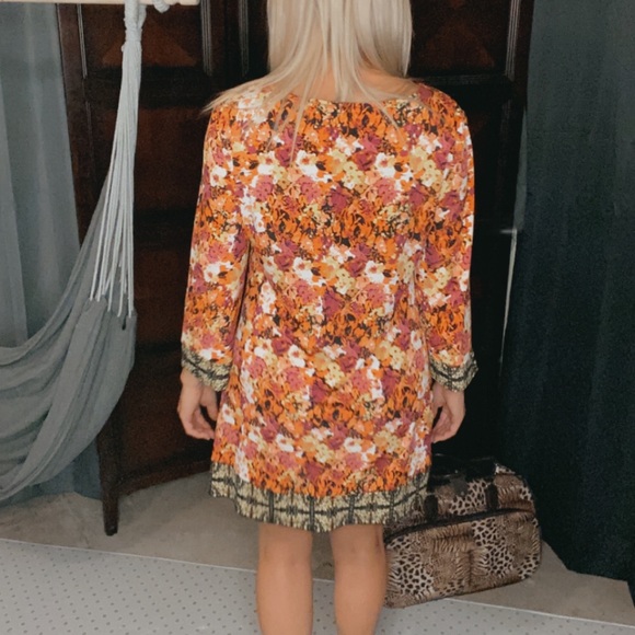 Nice dress - Picture 2 of 3